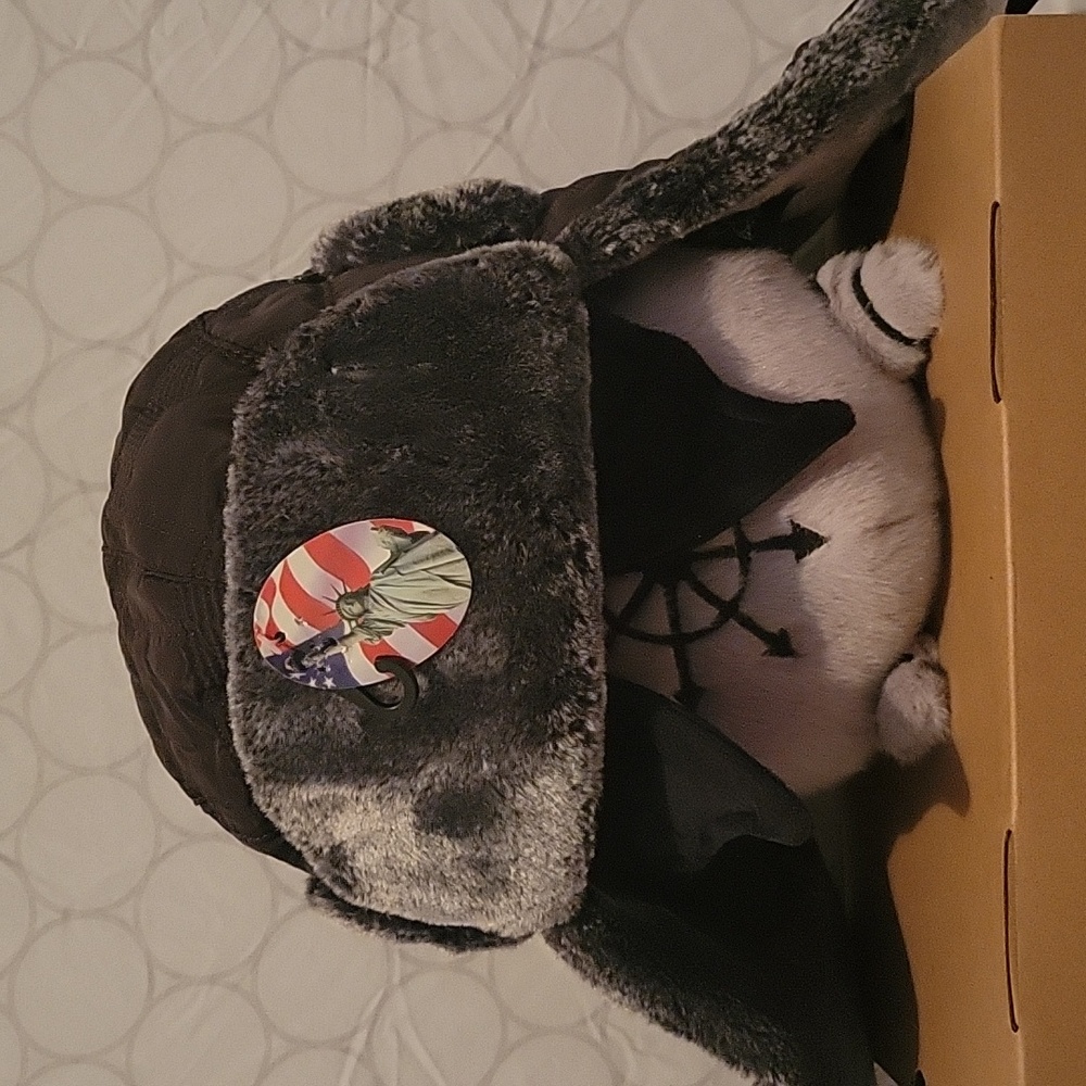 NWOT Fuzzy trapper hat